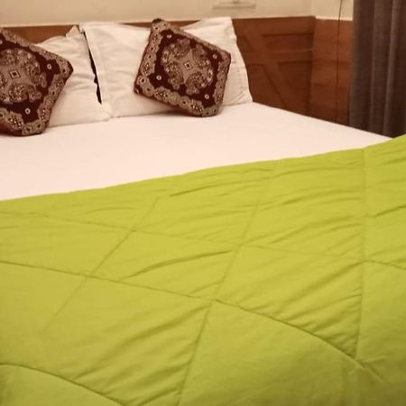 Sapphire Inn Nedumbassery Ngoại thất bức ảnh