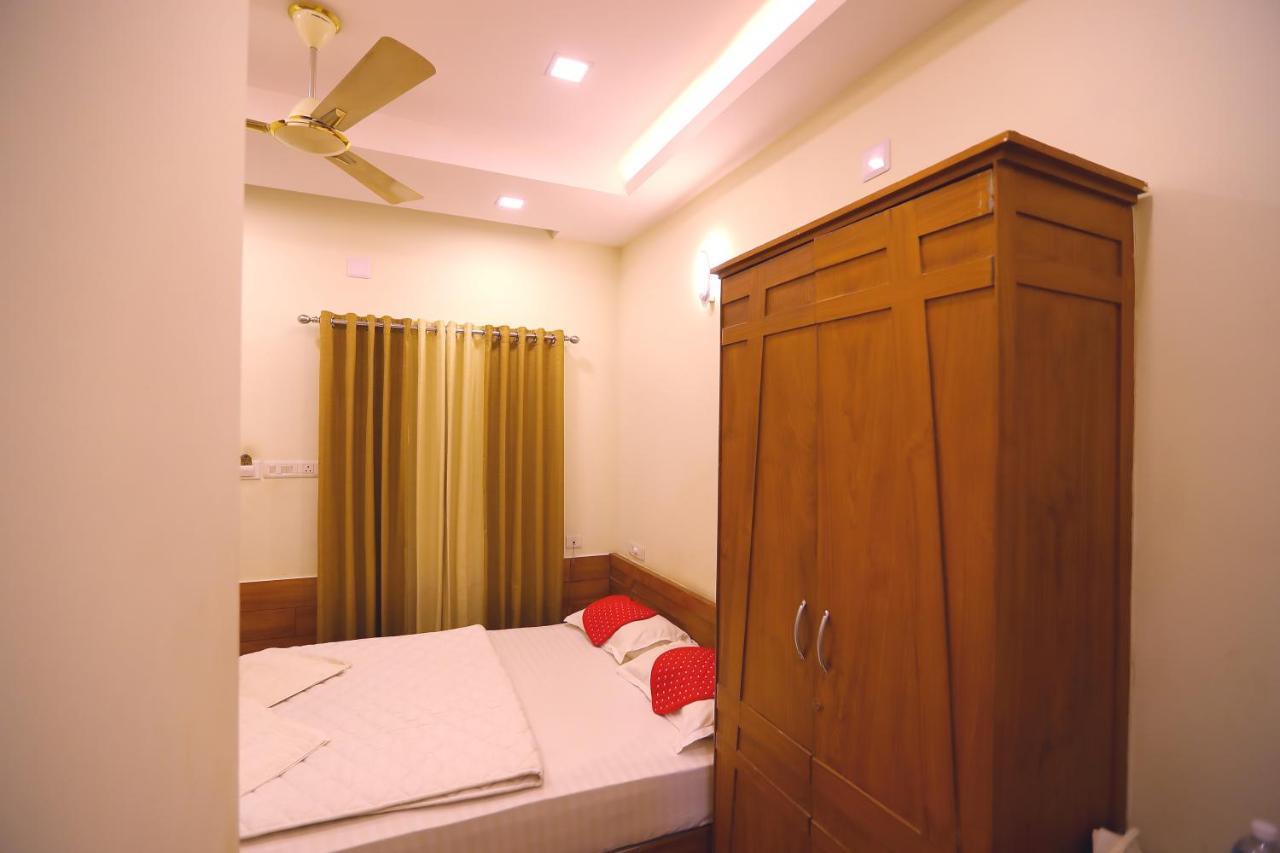 Sapphire Inn Nedumbassery Ngoại thất bức ảnh