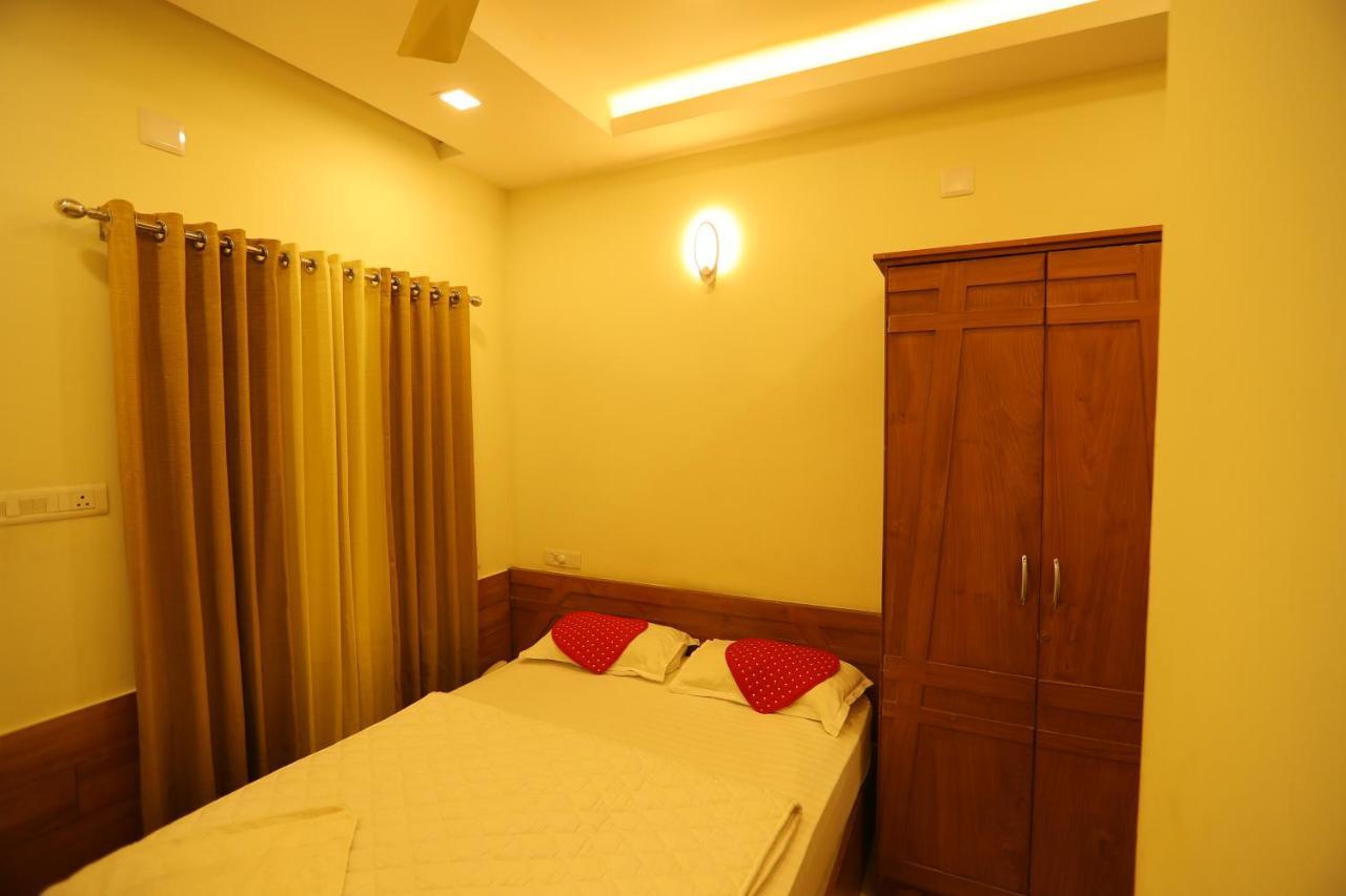 Sapphire Inn Nedumbassery Ngoại thất bức ảnh