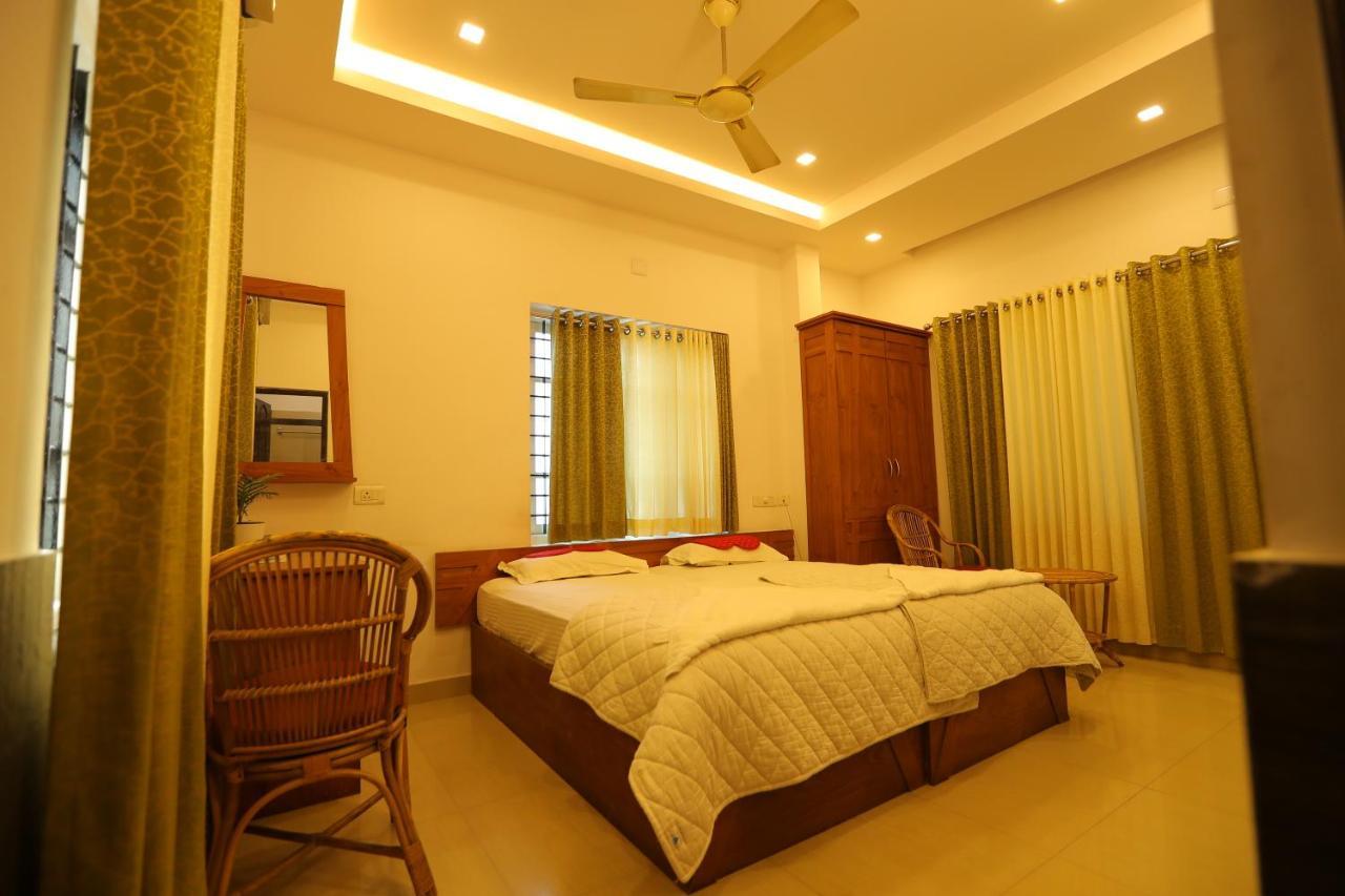 Sapphire Inn Nedumbassery Ngoại thất bức ảnh
