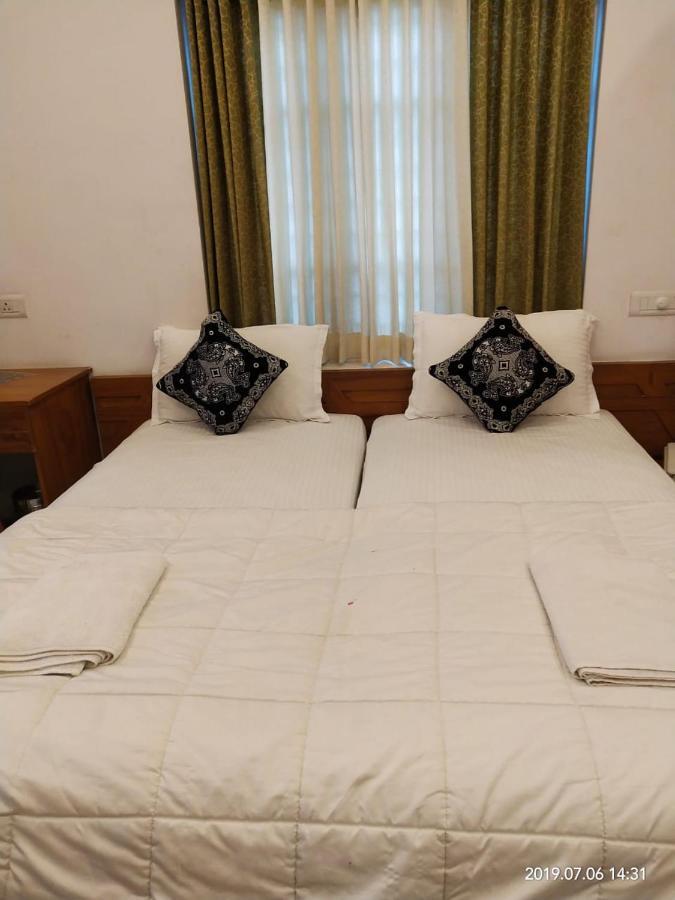 Sapphire Inn Nedumbassery Ngoại thất bức ảnh