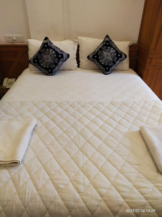 Sapphire Inn Nedumbassery Ngoại thất bức ảnh