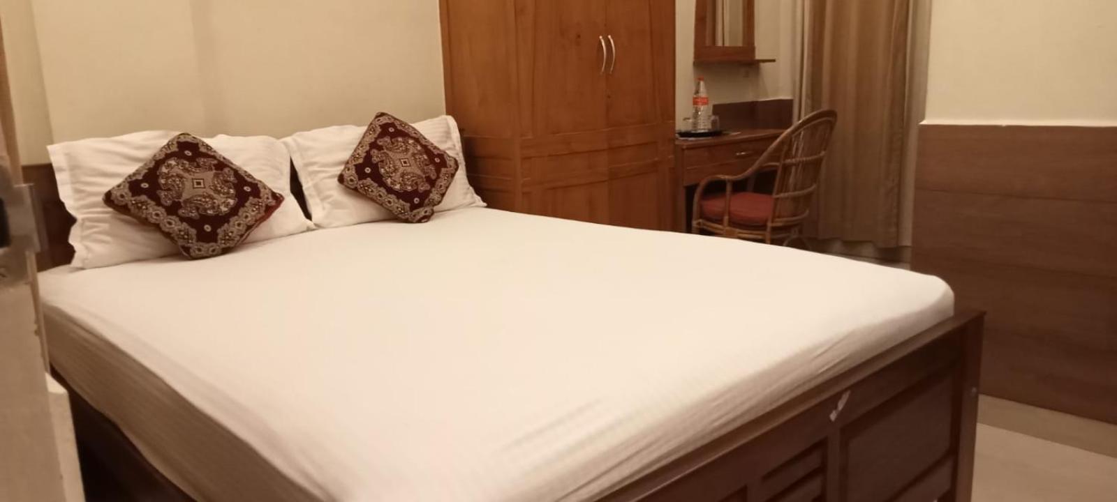 Sapphire Inn Nedumbassery Ngoại thất bức ảnh